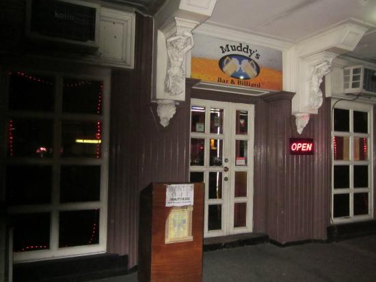Muddy's Bar and Billiard Cafe